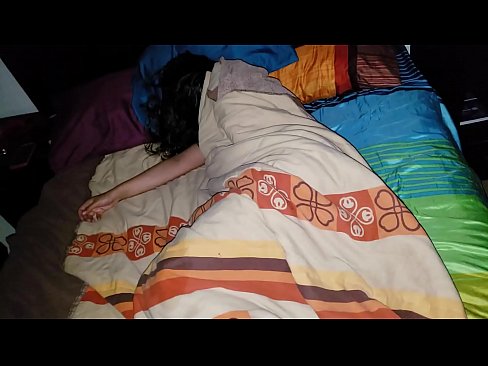 ❤️ Njërku qorton njerkën e tij të re ndërsa ajo fle. ❤️❌ Video anale tek ne ️❤